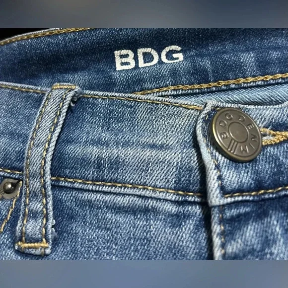 Urban Outfitters BDG Mid Rise Straight Denim Jeans,Medium Wash, Size 25W, 26L - Picture 3 of 9